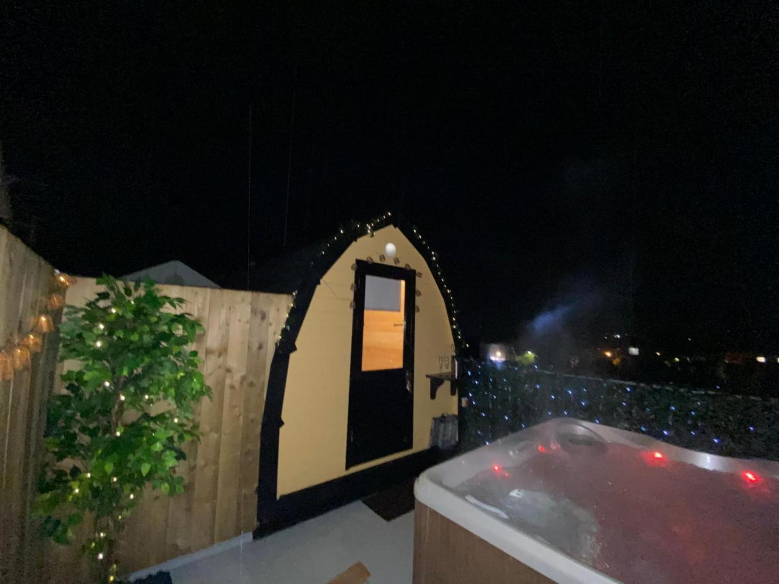 Appartamento Arch Pod & Hot Tub Carndonagh Esterno foto
